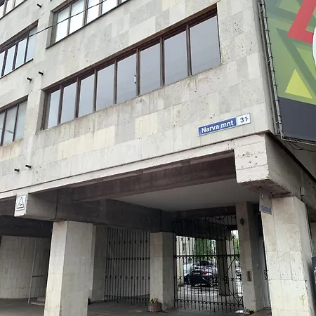 Bright & Peaceful Near Old Town Hostel