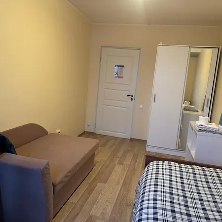 Bright & Peaceful Near Old Town Albergue